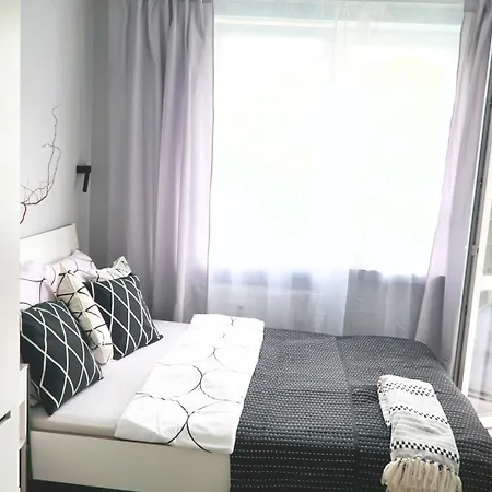 Piekny W Zielonej Dzielnicy Wroclawia