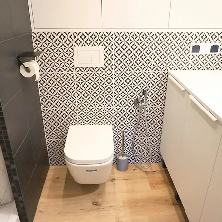 Piekny W Zielonej Dzielnicy Wroclawia *