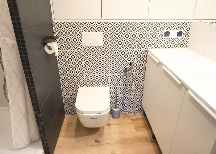 Piekny W Zielonej Dzielnicy Wroclawia *